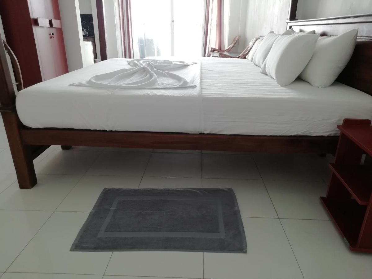 Rainbow Beach Hotel Hikkaduwa Zimmer foto